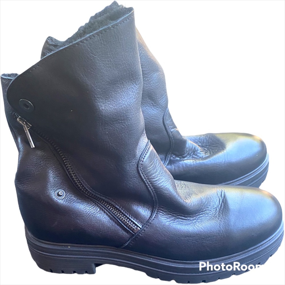 Avellini fur lined leather black boots size 9 (EU40)